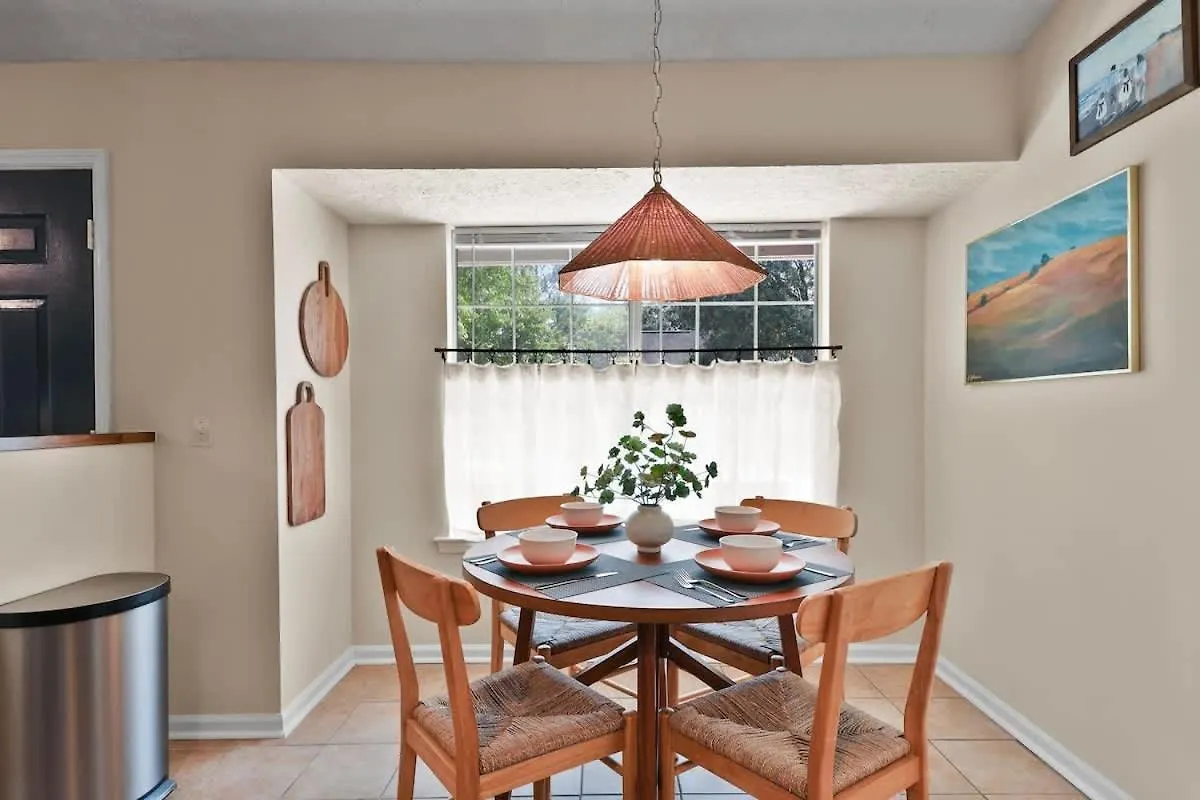 New Meets Nostalgic - Adorable Sleeps 8 Savannah