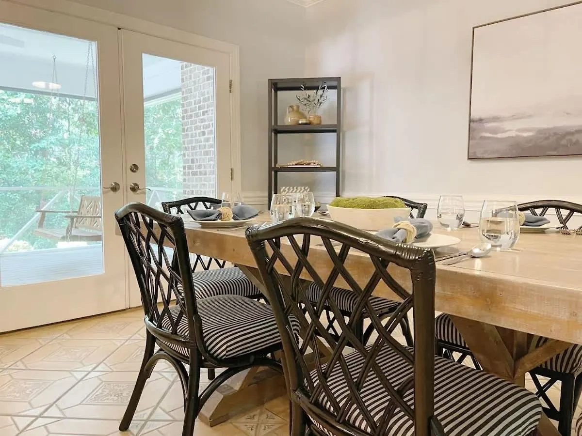Sophisticated And Luxurious Details- Sleeps 18 펜션