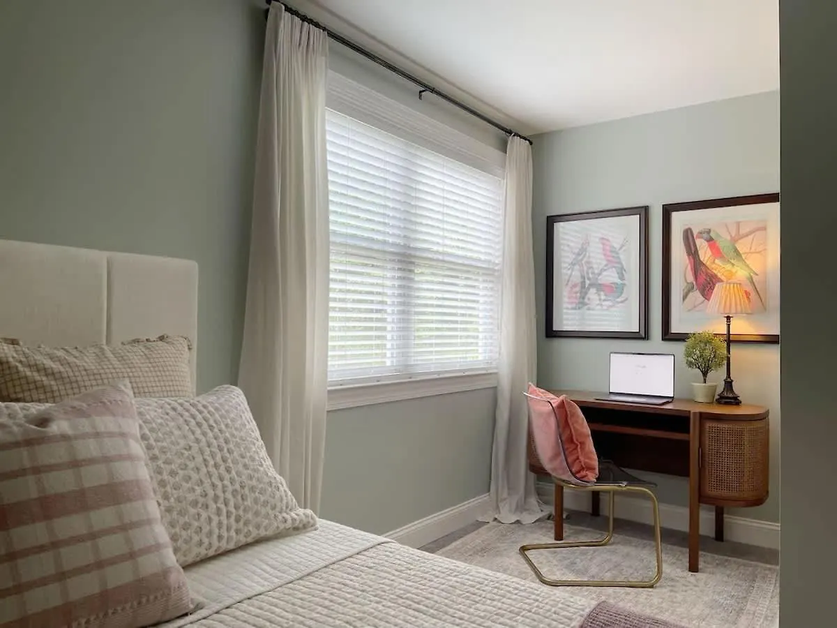 Sophisticated And Luxurious Details- Sleeps 18