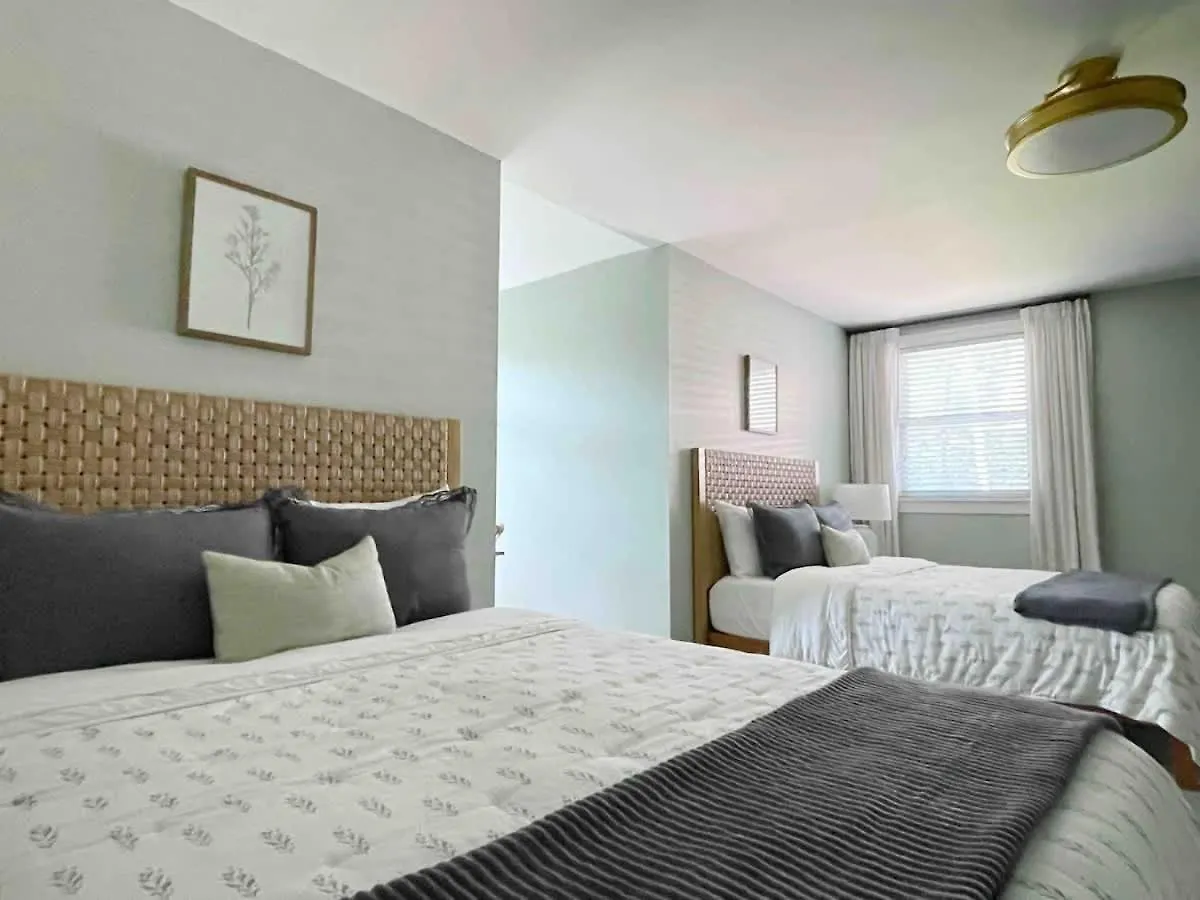 펜션 Sophisticated And Luxurious Details- Sleeps 18 서배너