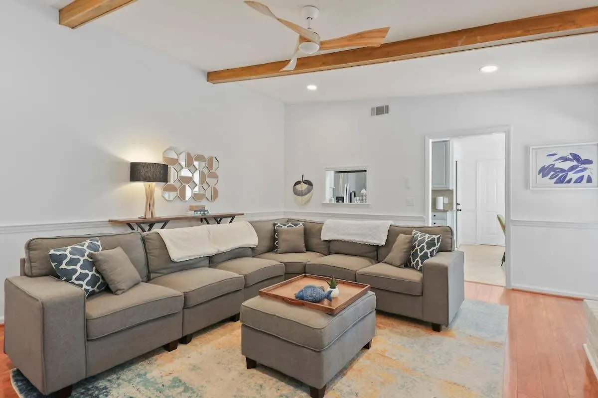 Large Family-friendly W Near & *
