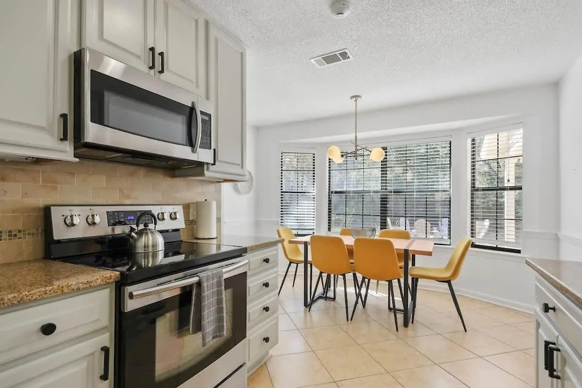 Large Family-friendly W Near &