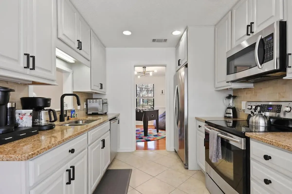Large Family-friendly W Near & Holiday home