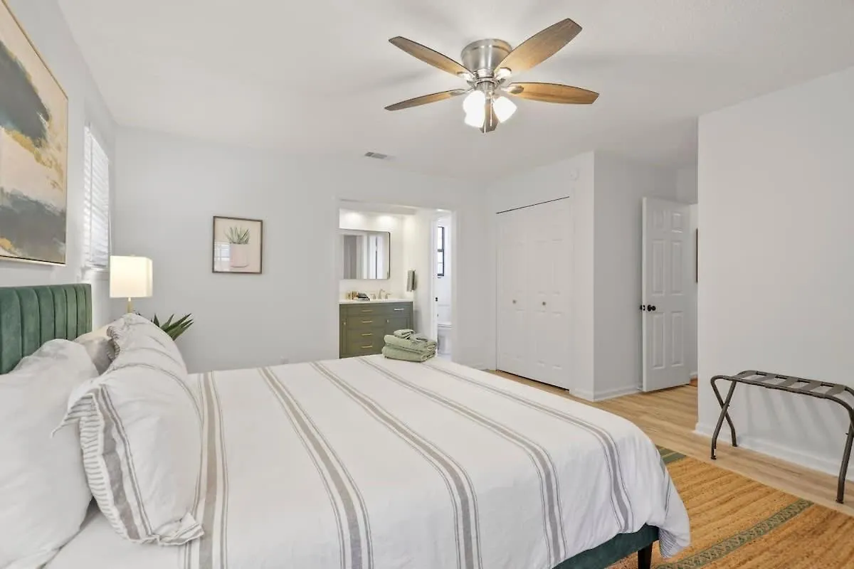 Large Family-friendly W Near & *
