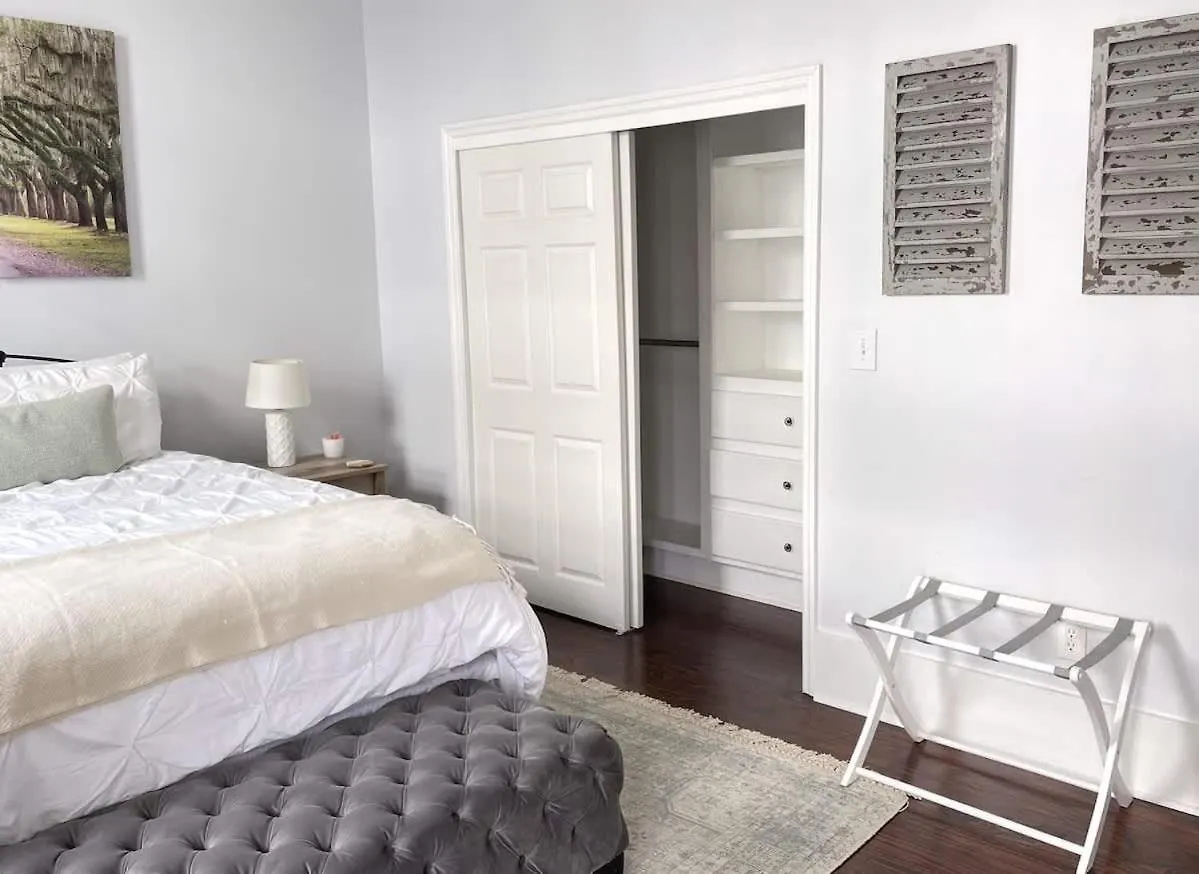 Bee On Broughton - Astonishing Downtown Sav Apartment