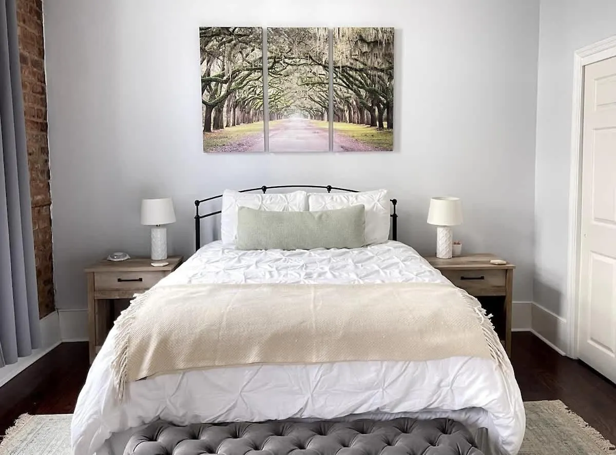 Bee On Broughton - Astonishing Downtown Sav Apartment