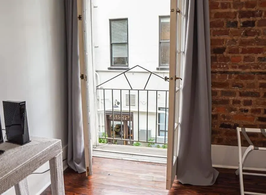 Apartment Bee On Broughton - Astonishing Downtown Sav