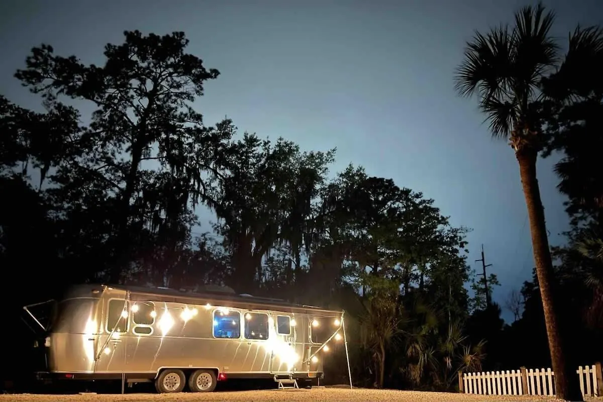 Cozy & Fun Airstream Camper Near Downtown & Parque de Campismo Savannah