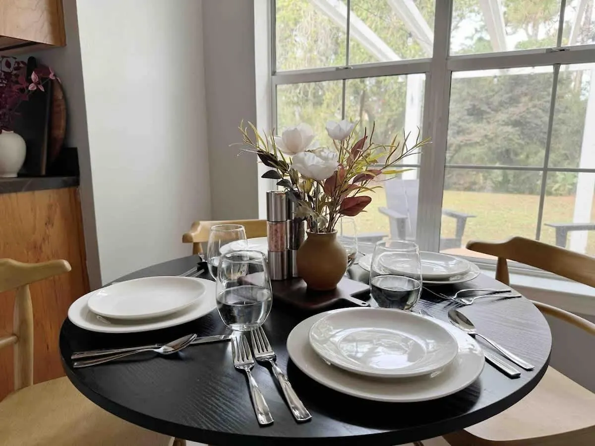 Cozy Near & Downtown Dog Friendly Savannah
