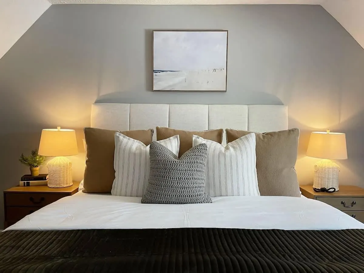 Cozy Near & Downtown Dog Friendly