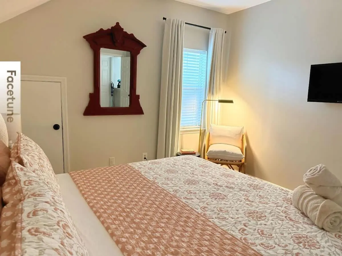 Charming For Family And Dogs Near & Holiday home Savannah
