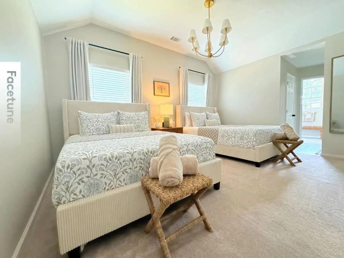 Charming For Family And Dogs Near & *