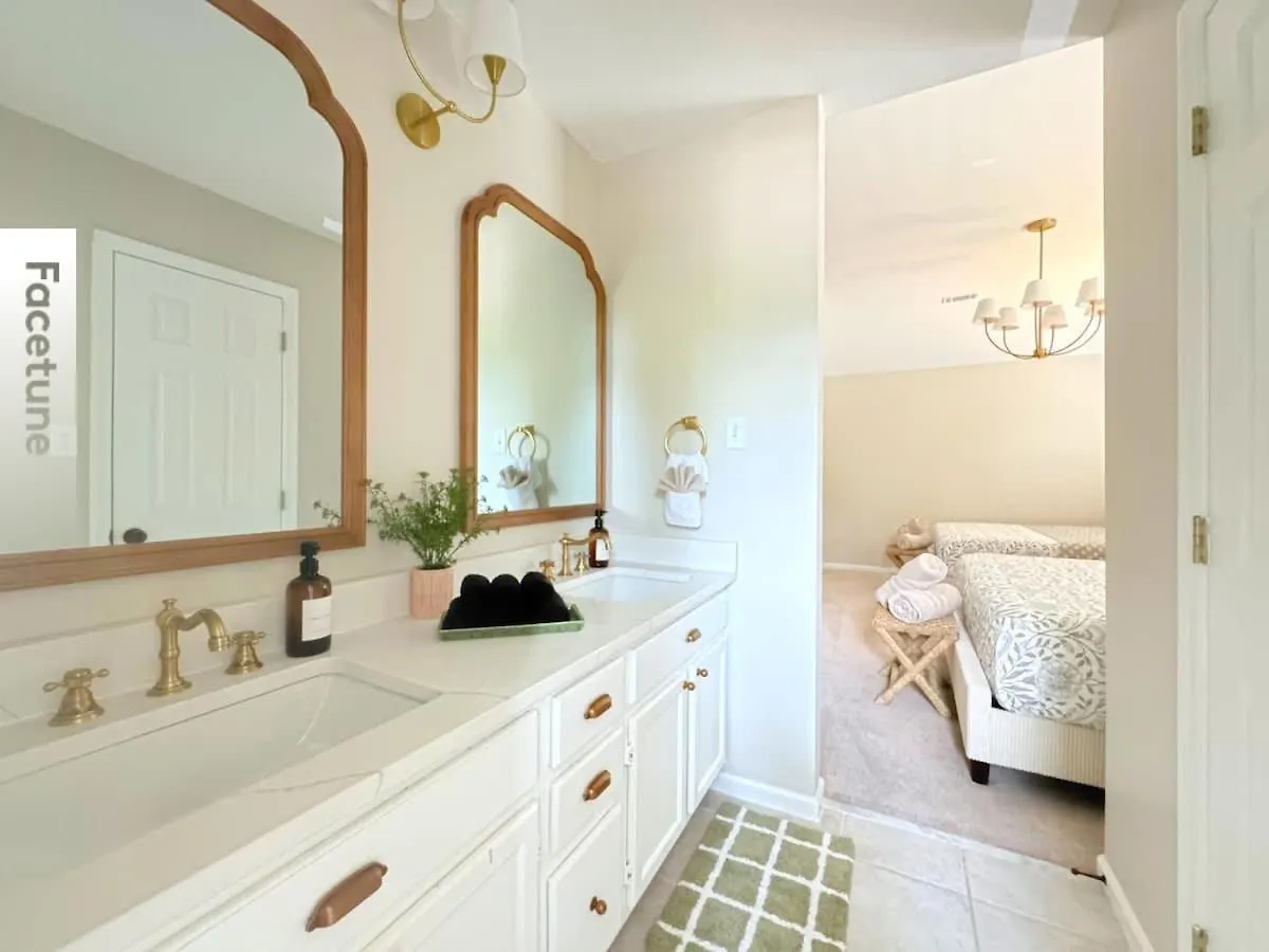 Holiday home Charming For Family And Dogs Near & *