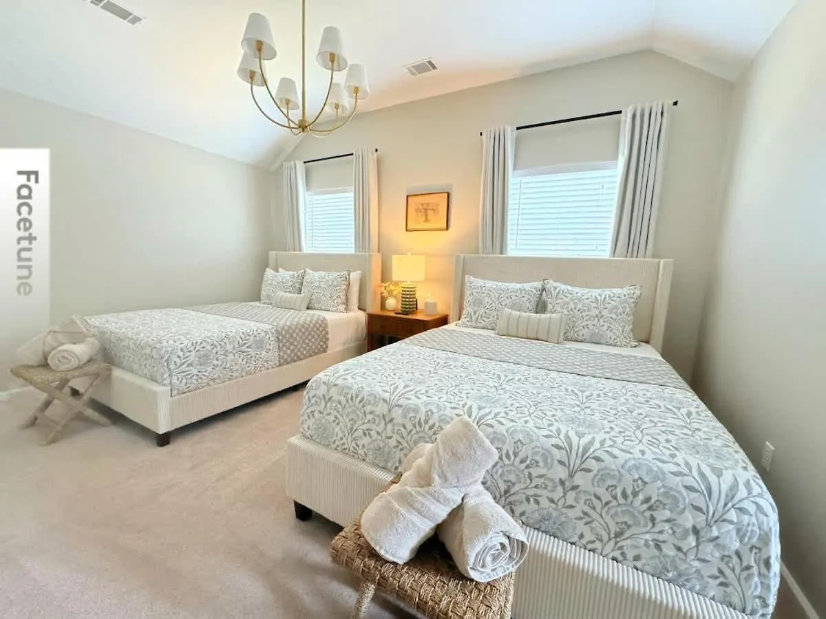Charming For Family And Dogs Near & * Savannah