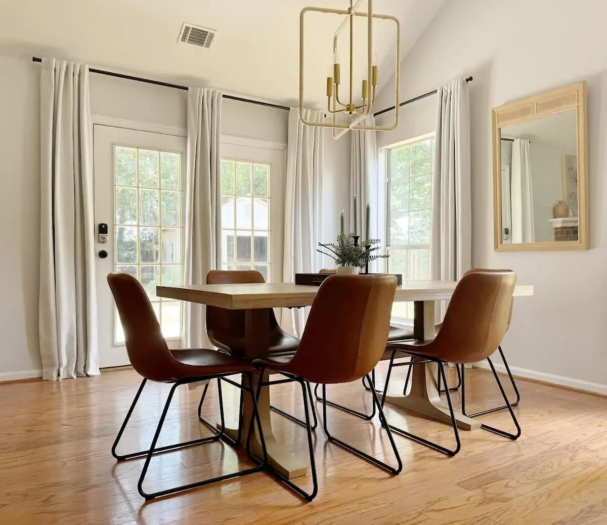 Charming For Family And Dogs Near & *