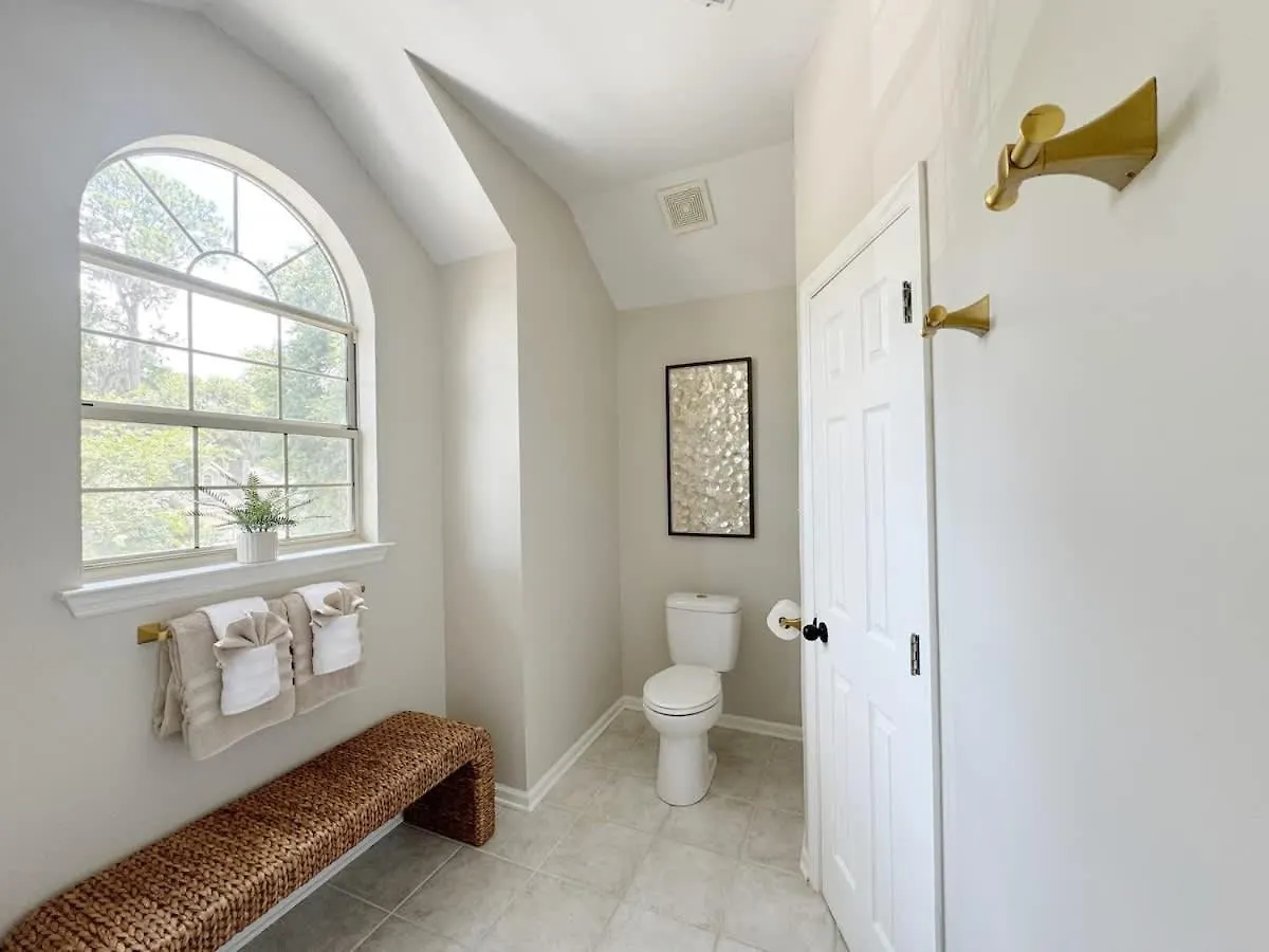 Charming For Family And Dogs Near & Savannah