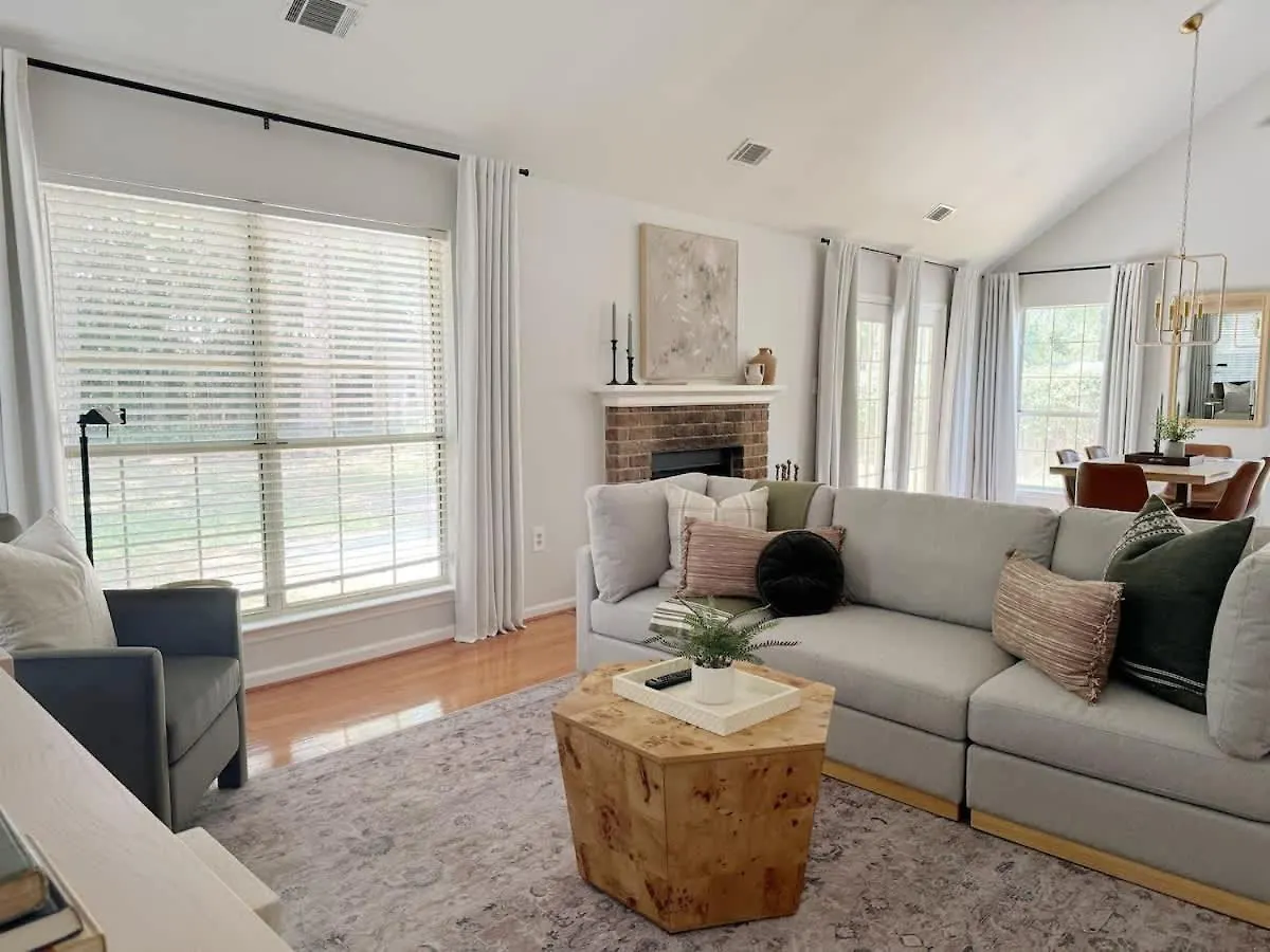 Holiday home Charming For Family And Dogs Near & *