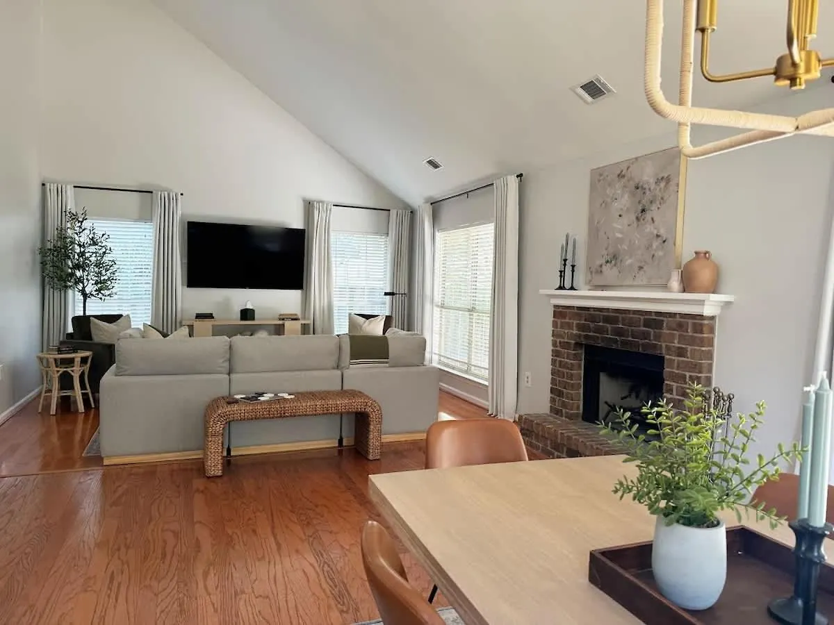 Charming For Family And Dogs Near & * Savannah