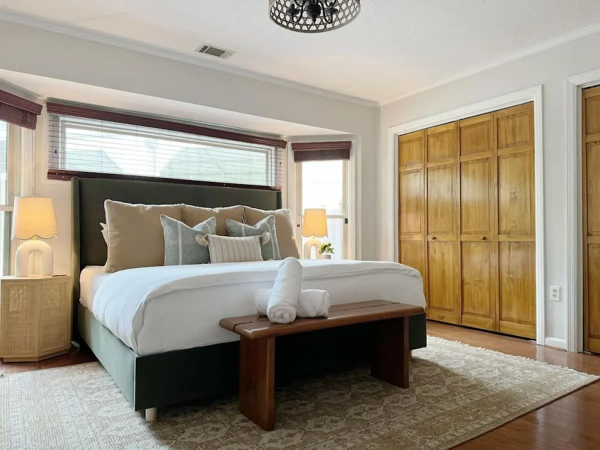 Spacious Family W Pool And Game-room Near Downtown And