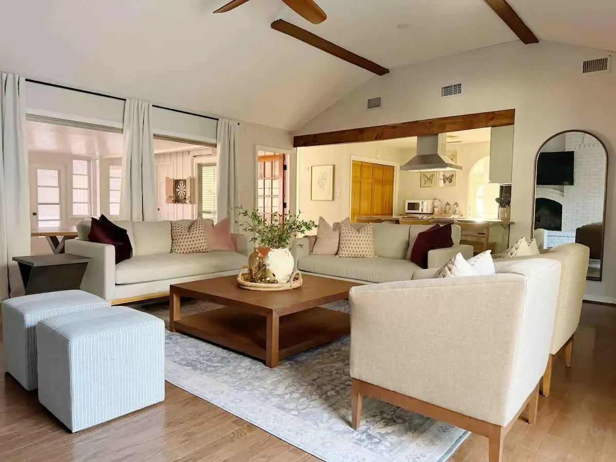 Holiday home Spacious Family W Pool And Game-room Near Downtown And