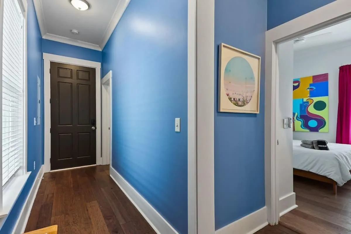 Fun & Renovated Artsy Downtown Dog Friendly With Fully Fenced Backyard And Private Parking Σαβάνα
