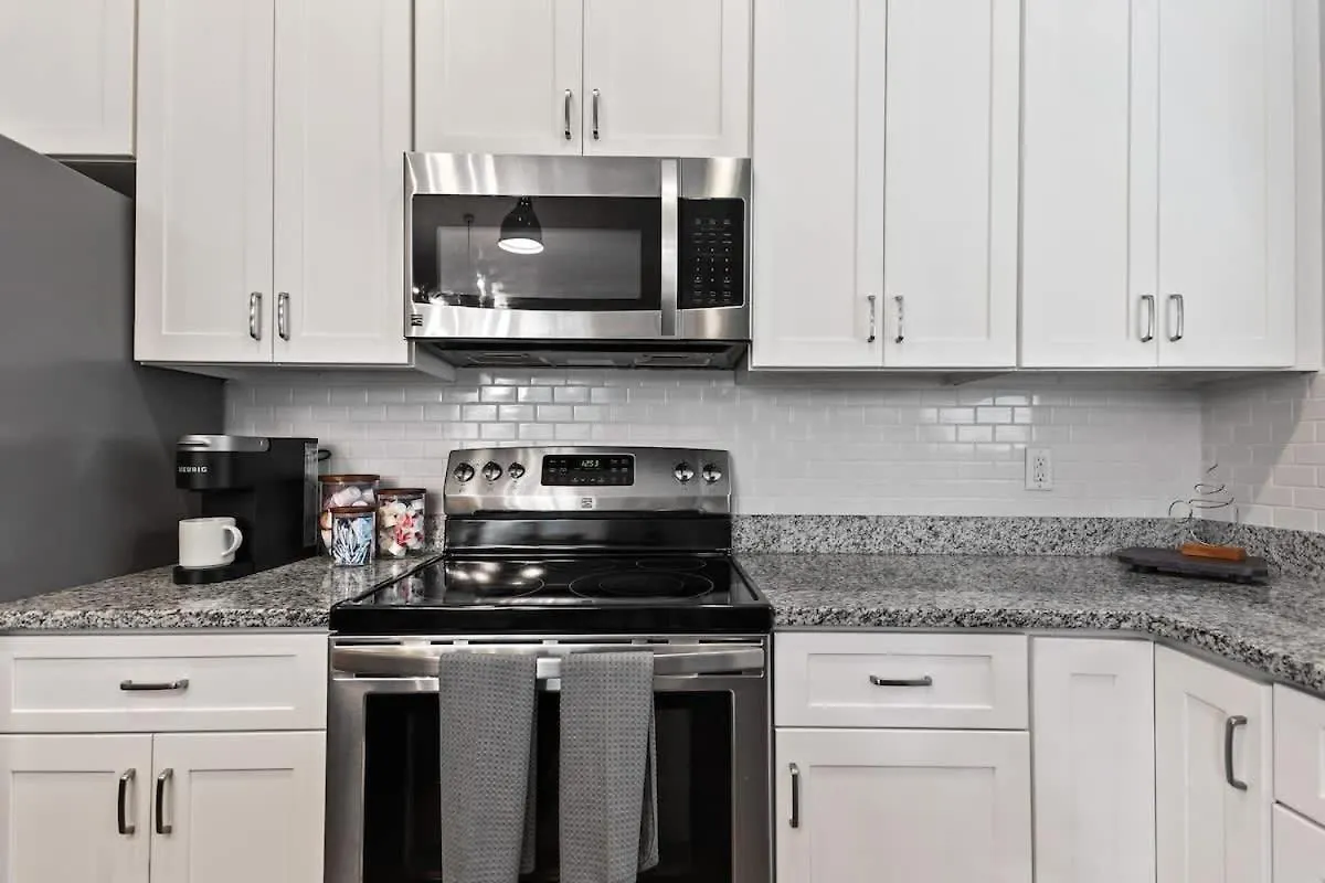 Διαμέρισμα Fun & Renovated Artsy Downtown Dog Friendly With Fully Fenced Backyard And Private Parking Σαβάνα