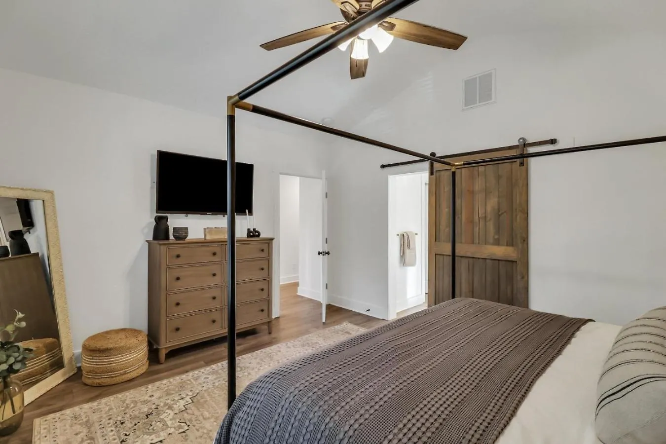 Comfort Sanctuary By Oatland Island Wildlife Center 펜션 *