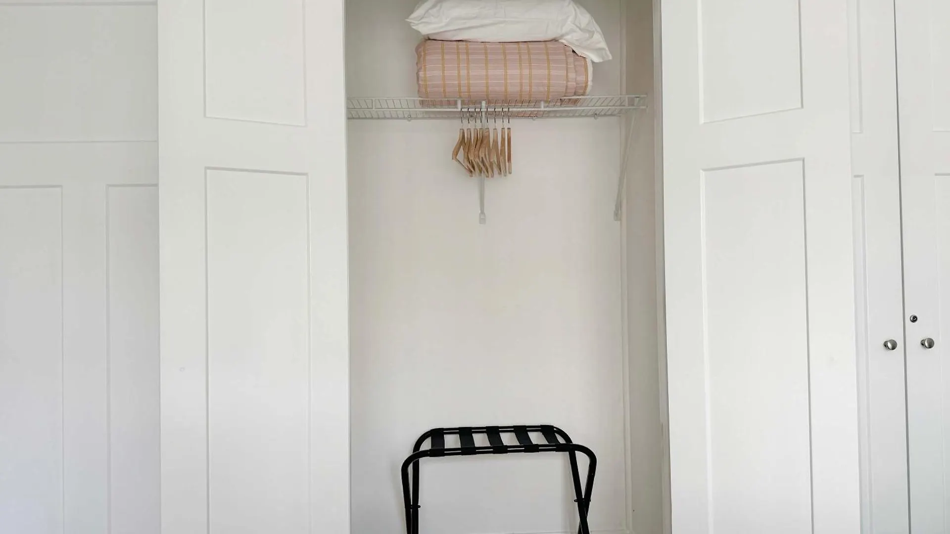 Apartman Sunny & Playful Carriage House In Downtown Here And Walk Everywhere *