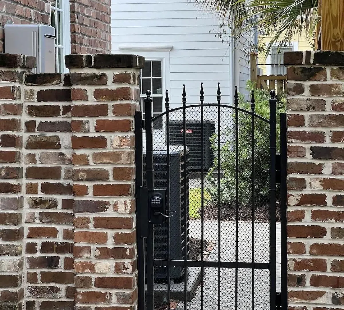 Spacious 3-floor Downtown Retreat - Prime Location Holiday home Savannah