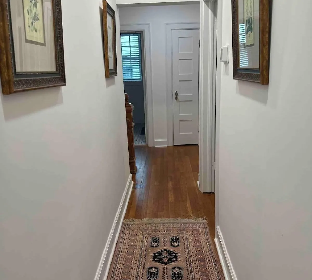 Spacious 3-floor Downtown Retreat - Prime Location Holiday home