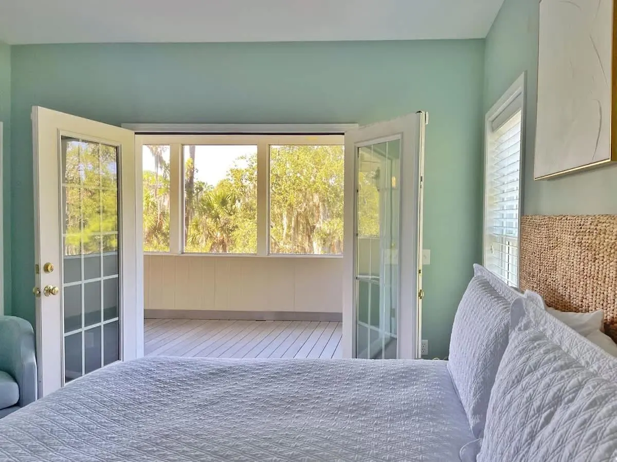 Holiday home Large And 2 Airstream Glampers & Midway To Tybee & Downtown With Fast Wifi And More! *