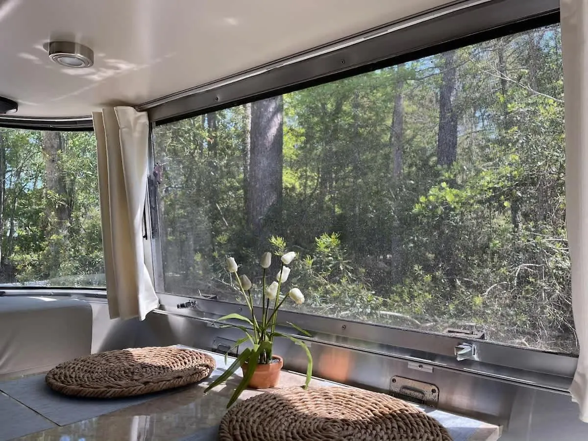 Large And 2 Airstream Glampers & Midway To Tybee & Downtown With Fast Wifi And More! Holiday home