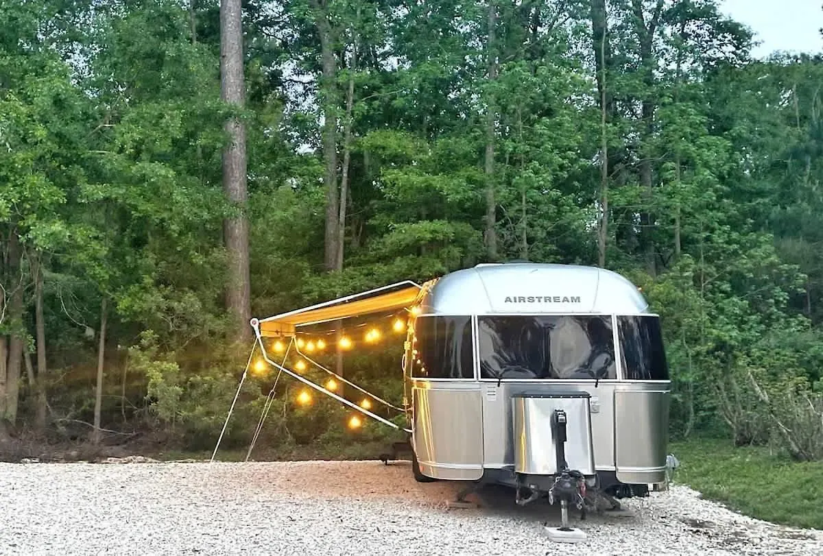 Holiday home Large And 2 Airstream Glampers & Midway To Tybee & Downtown With Fast Wifi And More! *