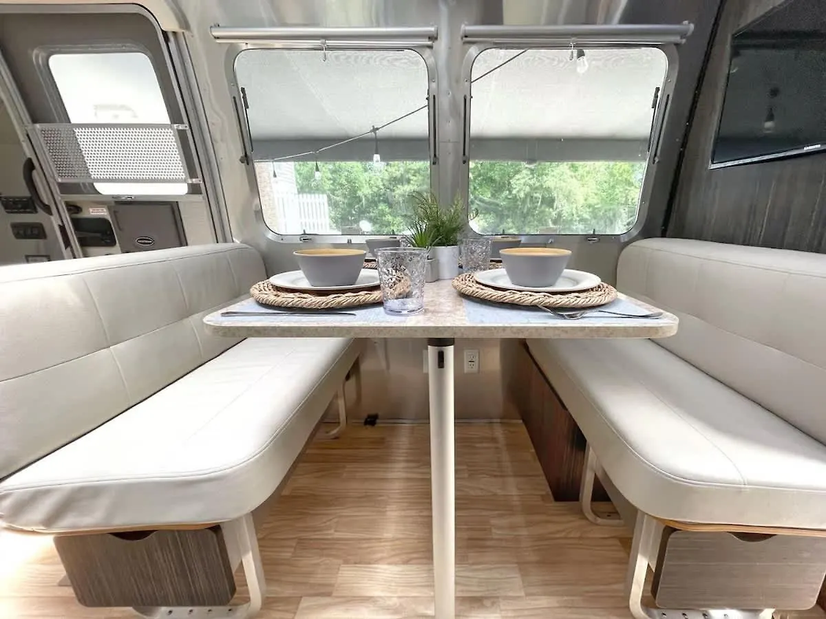 Large And 2 Airstream Glampers & Midway To Tybee & Downtown With Fast Wifi And More! Holiday home Savannah