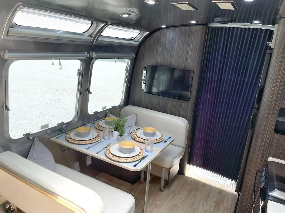 Large And 2 Airstream Glampers & Midway To Tybee & Downtown With Fast Wifi And More! Holiday home *
