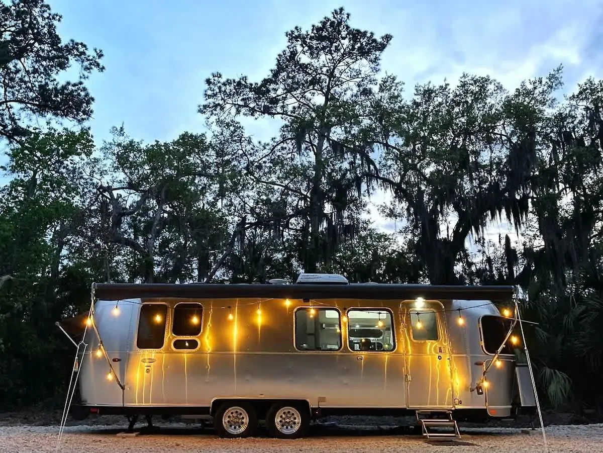 Holiday home Large And 2 Airstream Glampers & Midway To Tybee & Downtown With Fast Wifi And More! Savannah