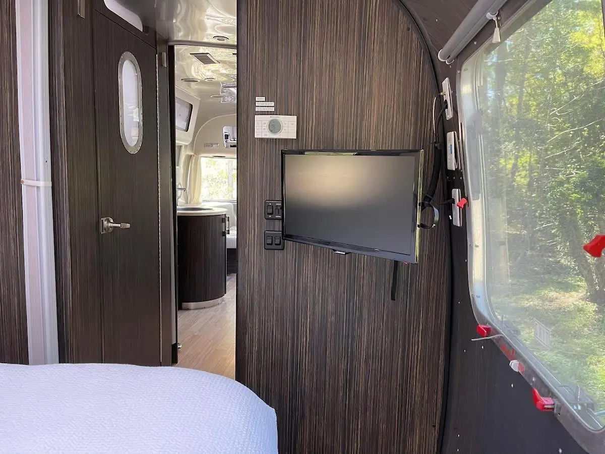 Large And 2 Airstream Glampers & Midway To Tybee & Downtown With Fast Wifi And More!