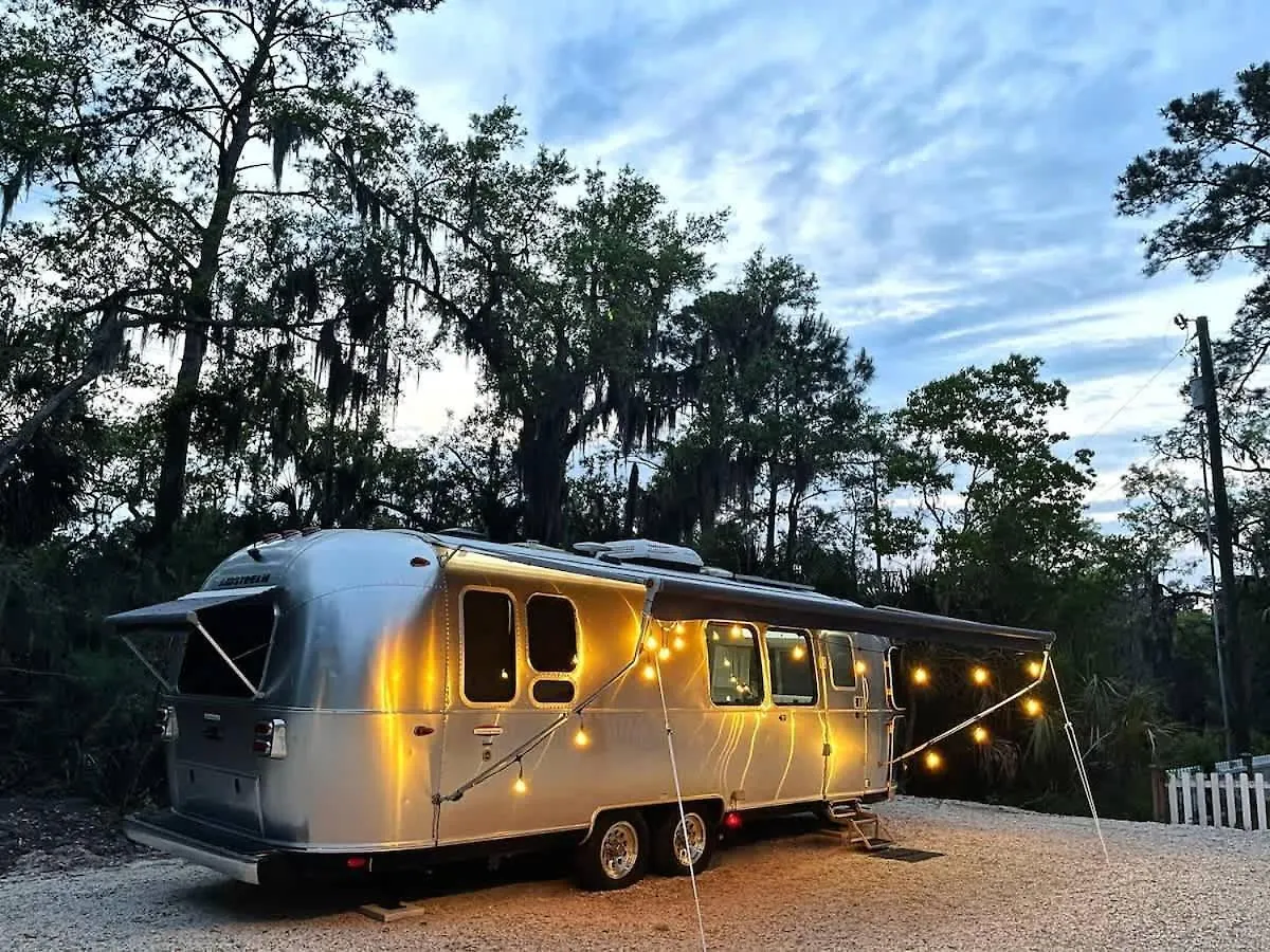 Large And 2 Airstream Glampers & Midway To Tybee & Downtown With Fast Wifi And More! * Savannah