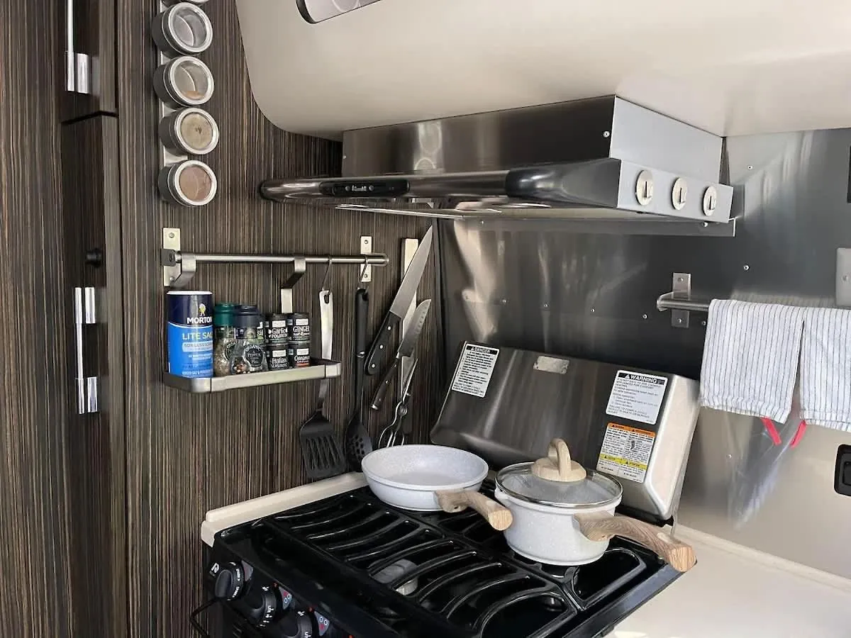 Large And 2 Airstream Glampers & Midway To Tybee & Downtown With Fast Wifi And More! Holiday home Savannah