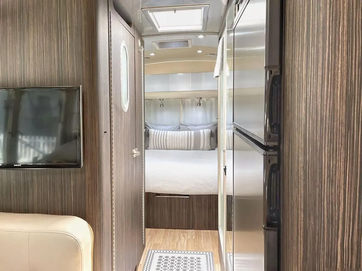 Holiday home Large And 2 Airstream Glampers & Midway To Tybee & Downtown With Fast Wifi And More! Savannah