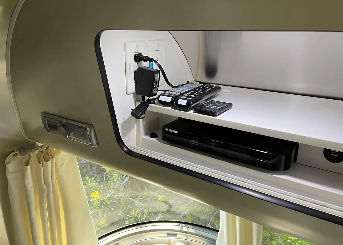 Large And 2 Airstream Glampers & Midway To Tybee & Downtown With Fast Wifi And More! *
