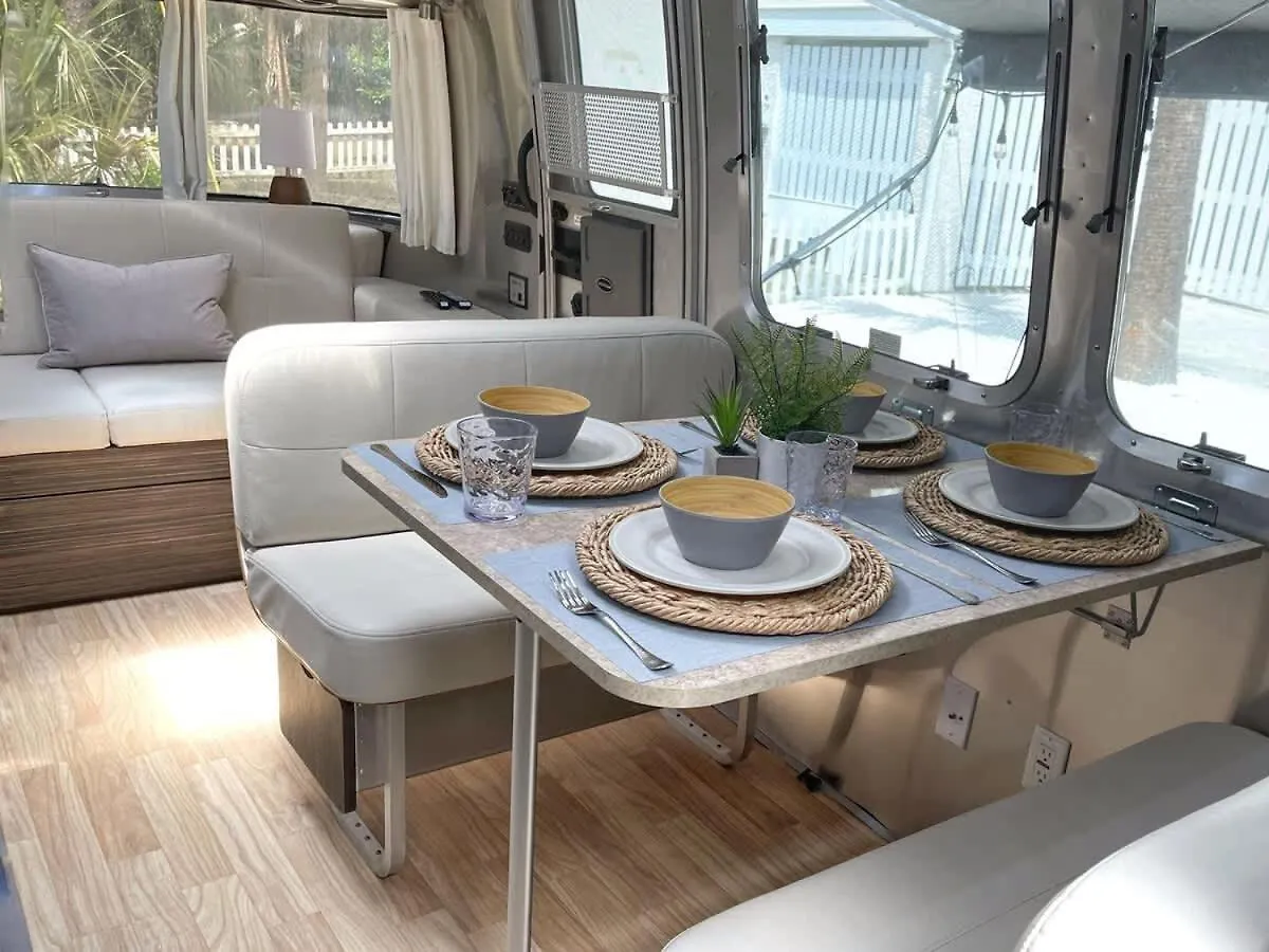 Large And 2 Airstream Glampers & Midway To Tybee & Downtown With Fast Wifi And More! * Savannah