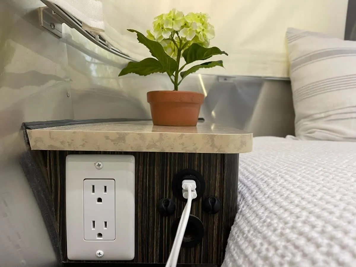 Large And 2 Airstream Glampers & Midway To Tybee & Downtown With Fast Wifi And More! Holiday home