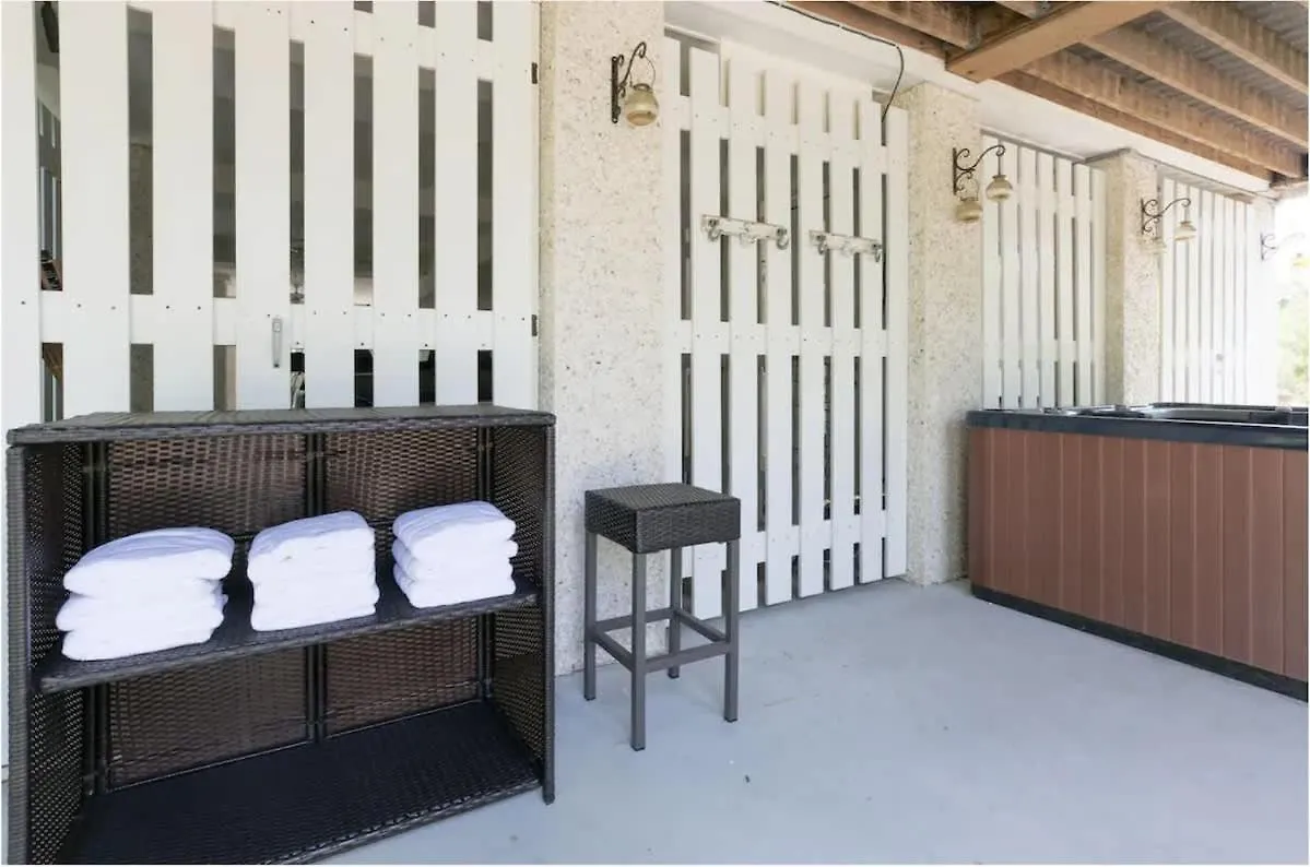 Large And 2 Airstream Glampers & Midway To Tybee & Downtown With Fast Wifi And More!