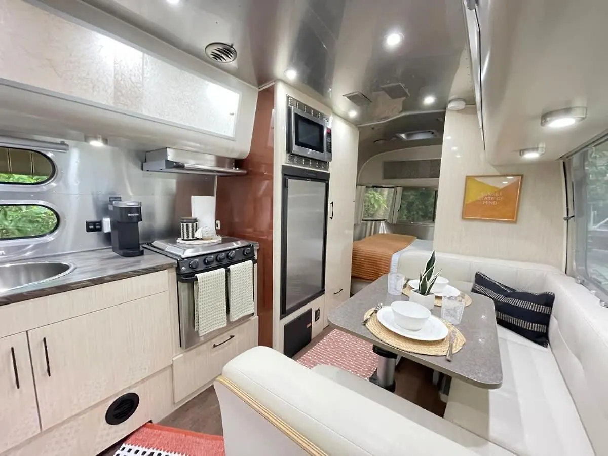 Amazing & Modern Airstreams Near & Sleeps 22! Holiday home Savannah