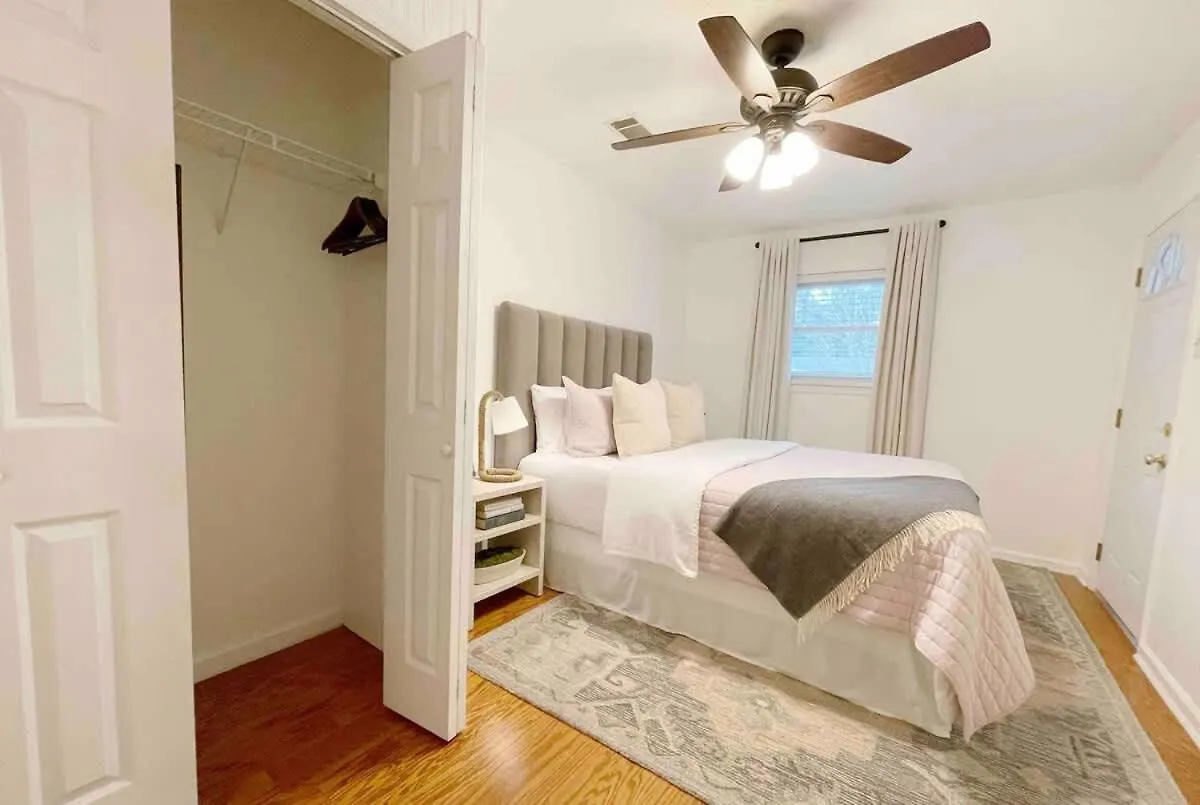 Coastal Oasis W Pool Near And Downtown! *