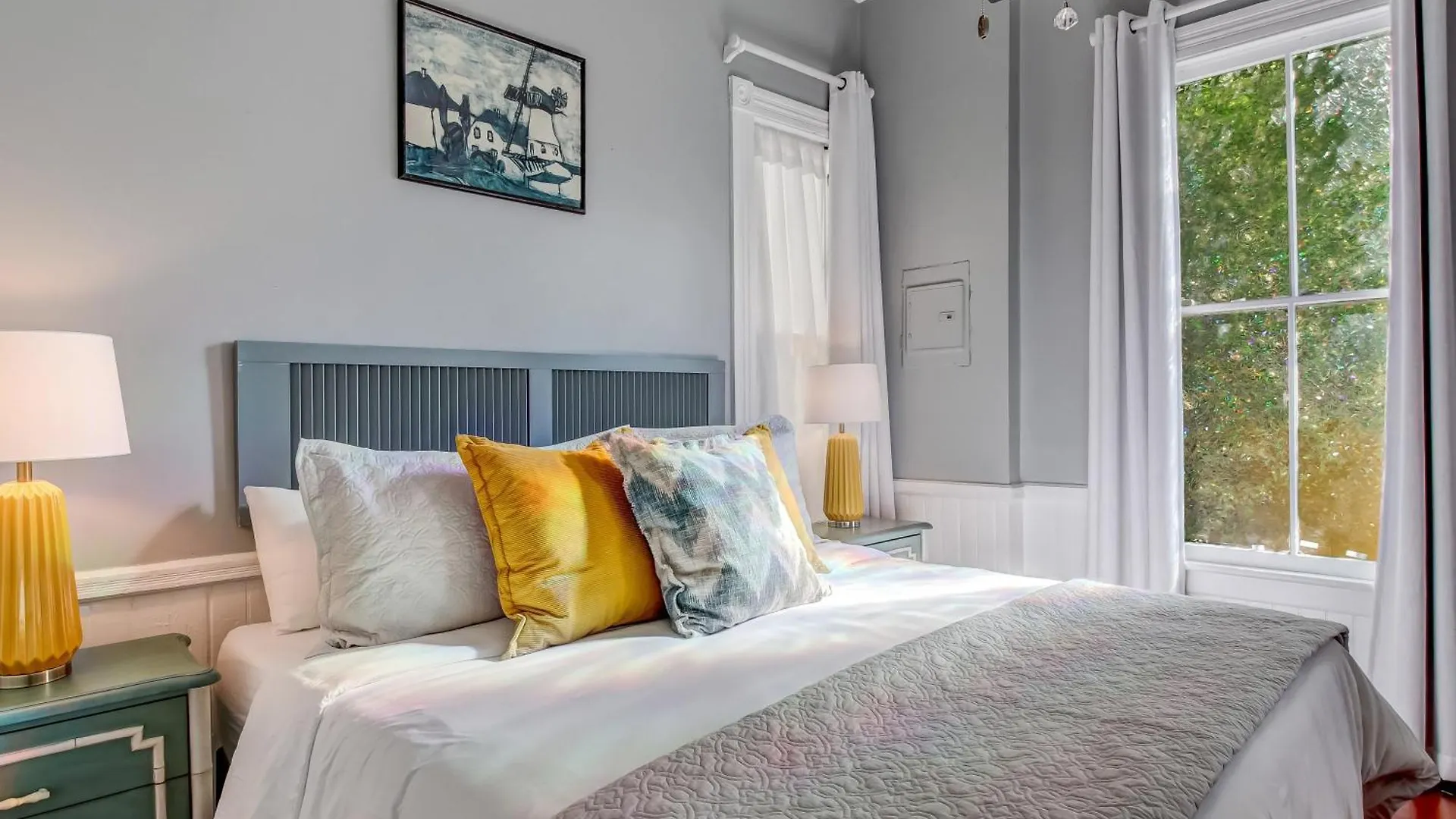 Cute Thomas Square Monthly Heated Pool Access By Southern Belle 1388