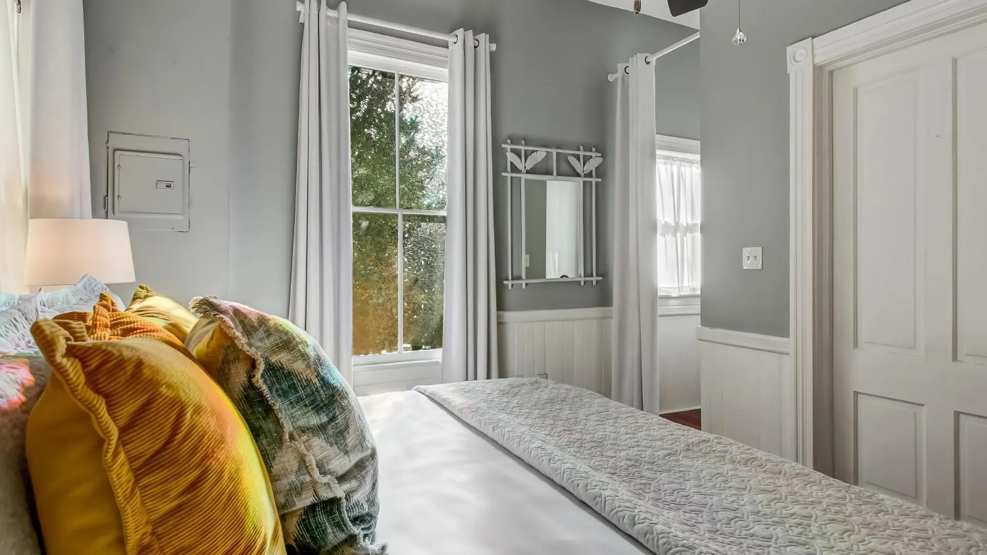 Holiday home Cute Thomas Square Monthly Heated Pool Access By Southern Belle 1388 Savannah