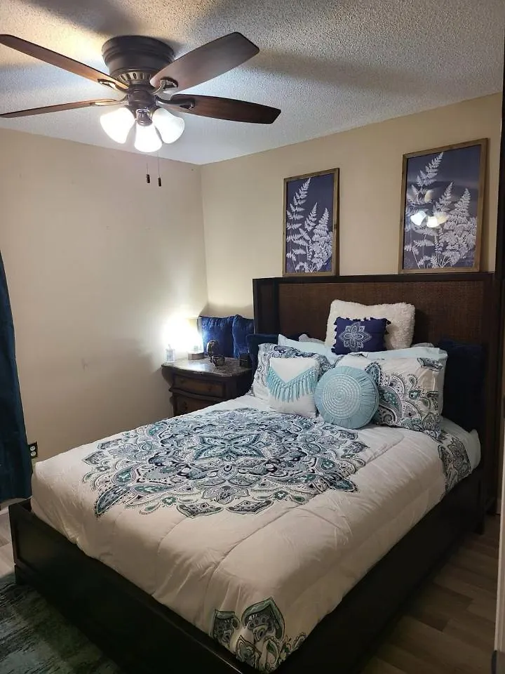 Cozy Oak Street Luxury