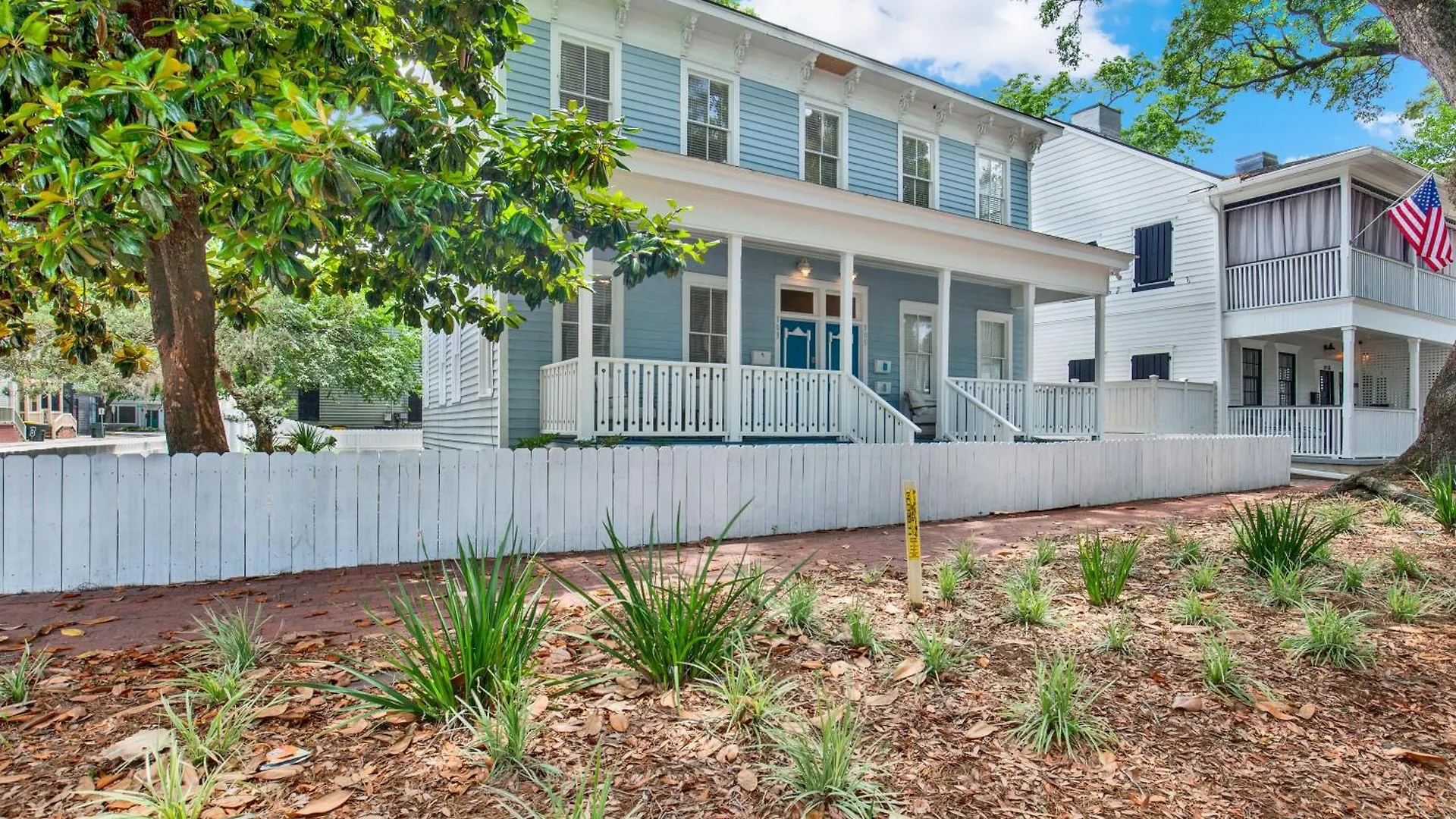 Comfortable Executive By The Park Heated Pool Access 1395 Holiday home Savannah